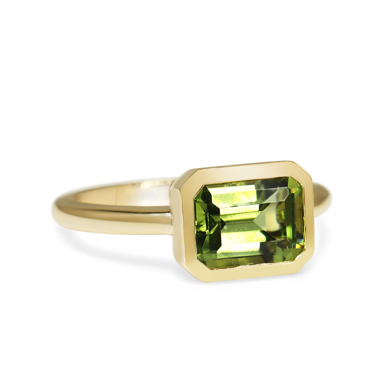 14ct Yellow Gold East West Bezel Set Peridot Ring