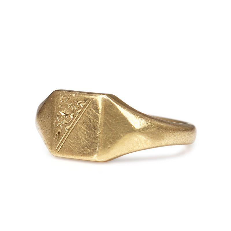 9ct Yellow Gold Antique Engraved Square Signet Ring