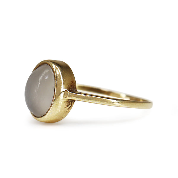 9ct Yellow Gold Vintage Moonstone Ring