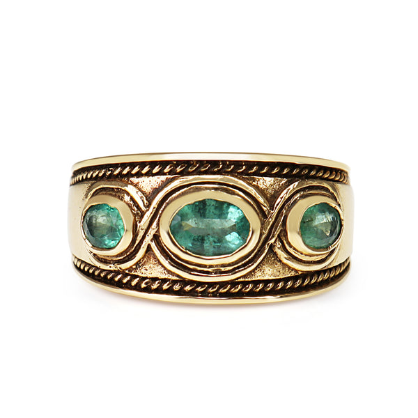 9ct Yellow Gold 3 Stone Emerald Vintage Style Ring