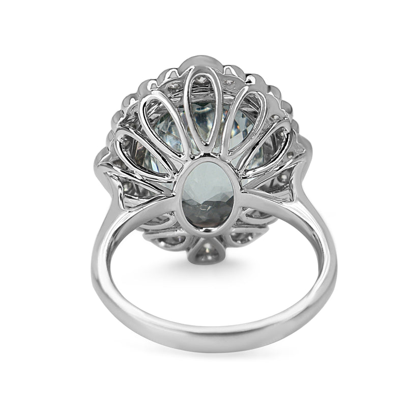 18ct White Gold Aquamarine and Diamond Daisy Style Ring