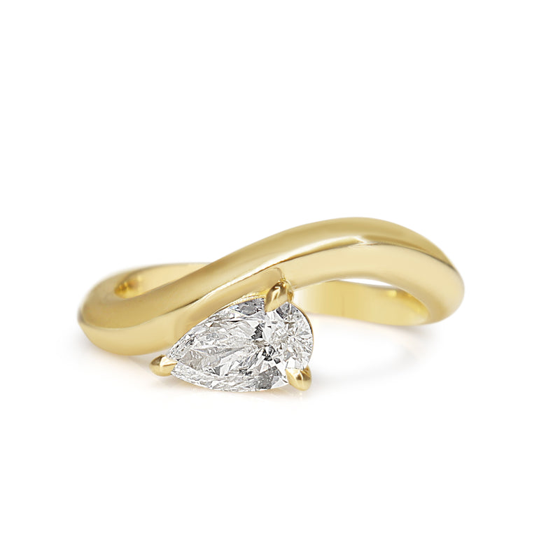 18ct Yellow Gold East West Pear Diamond Twist Diamond Ring